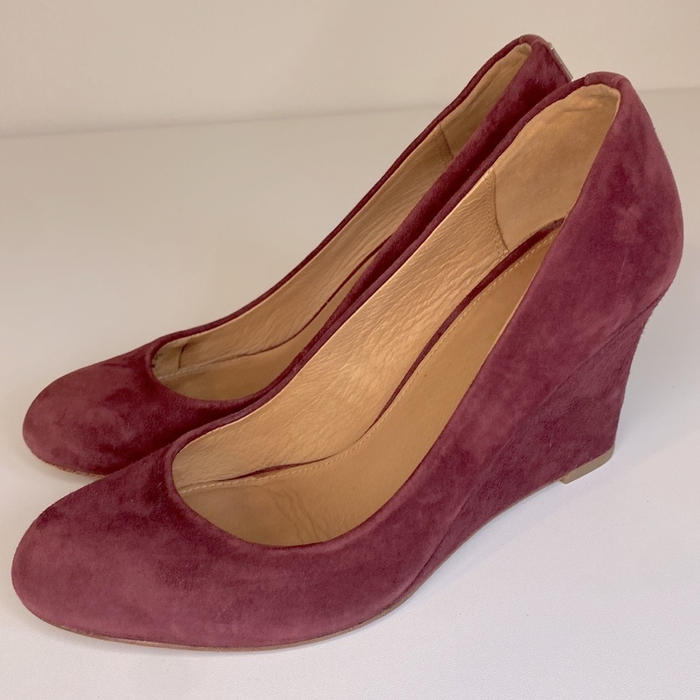 Coach Women's Rileigh Suede round toe Burgundy Wedge Pumps size 5